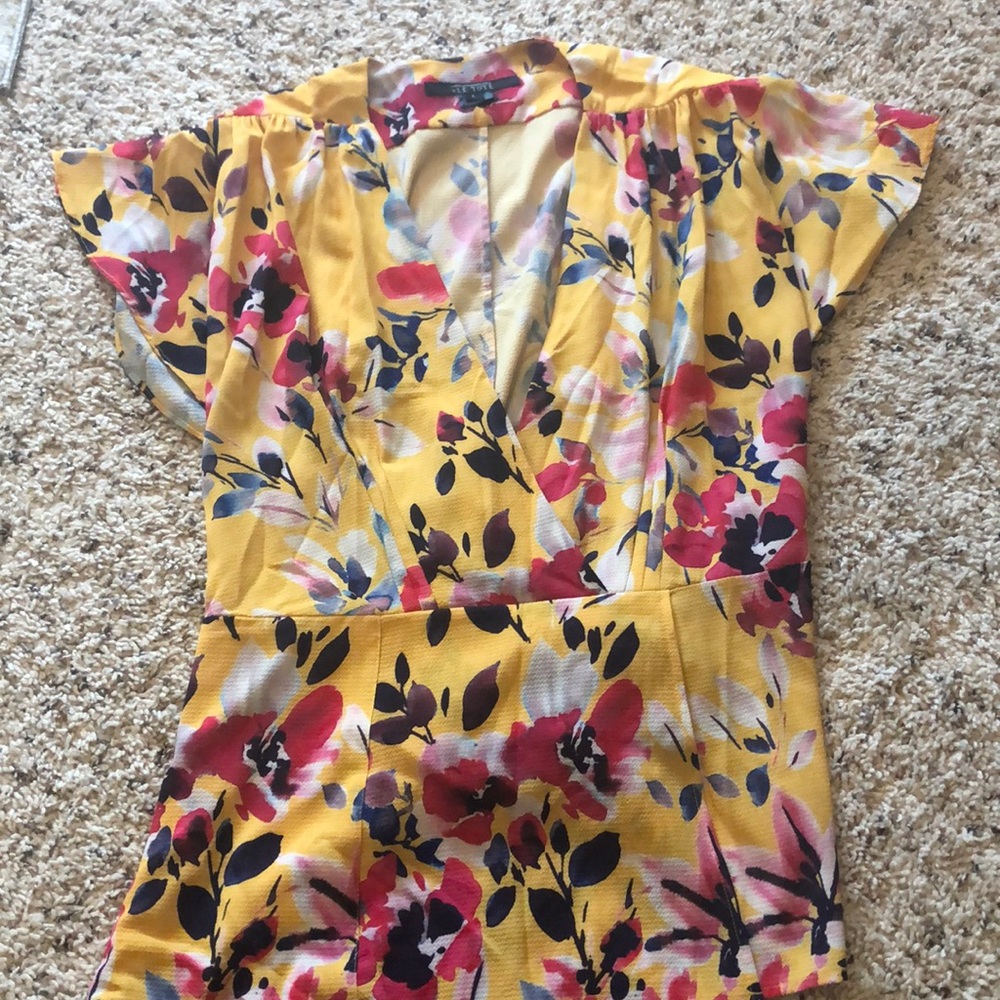 French connection yellow flutter sleeve top.